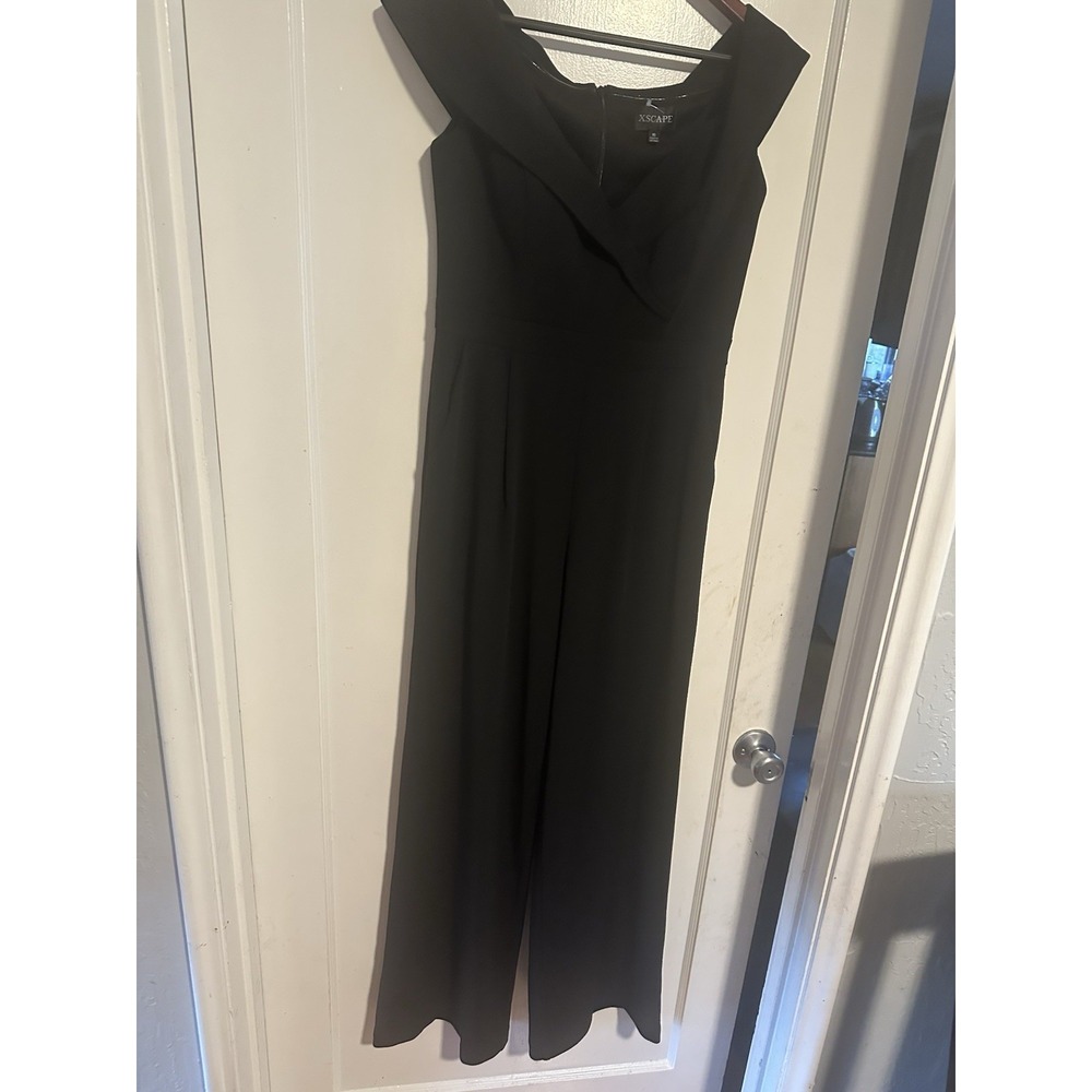 XSCAPE Women's Solid black v neck Jumpsuit size 10